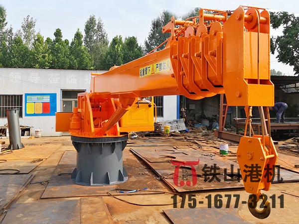 江西新余甲板起重機廠家船用起重機如何進行裝卸貨物？